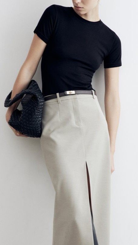 Casual outfit with a light skirt